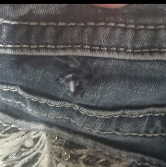 Miss Me Low Rise Short Distresses Shorts, sz.28 - Picture 8 of 9